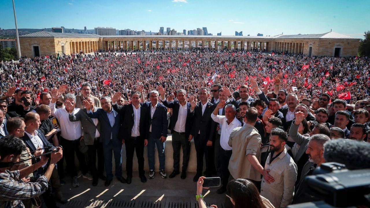 CHP Ankara'da Bölündü: Bayramlaşmalara katılan vekiller belli oldu!