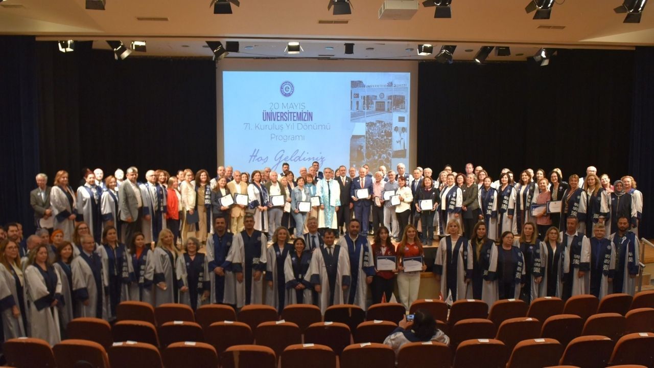 Ege Üniversitesi 71. yaşını görkemli törenle kutladı