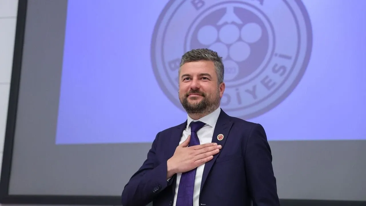 CHP'deki fırtınada Buca Belediye Başkanı safını seçti