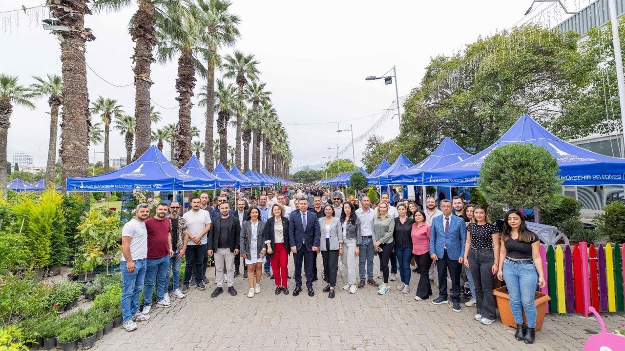 3. İzmir balkon ve bahçe bitkileri festivali Kültürpark'ta kapılarını açtı