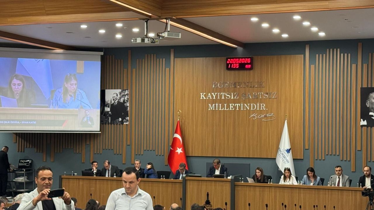 Meclis toplantısında Cemil Tugay'dan 'kazık' çıkışı: Kimsenin İzmir’e kazık atmasını istemiyorum!