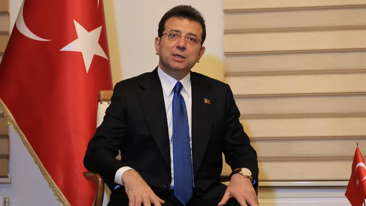 Ekrem İmamoğlu'ndan Muhittin Böcek itirafına sert yanıt: Ne imzalatmak istiyorlarsa...