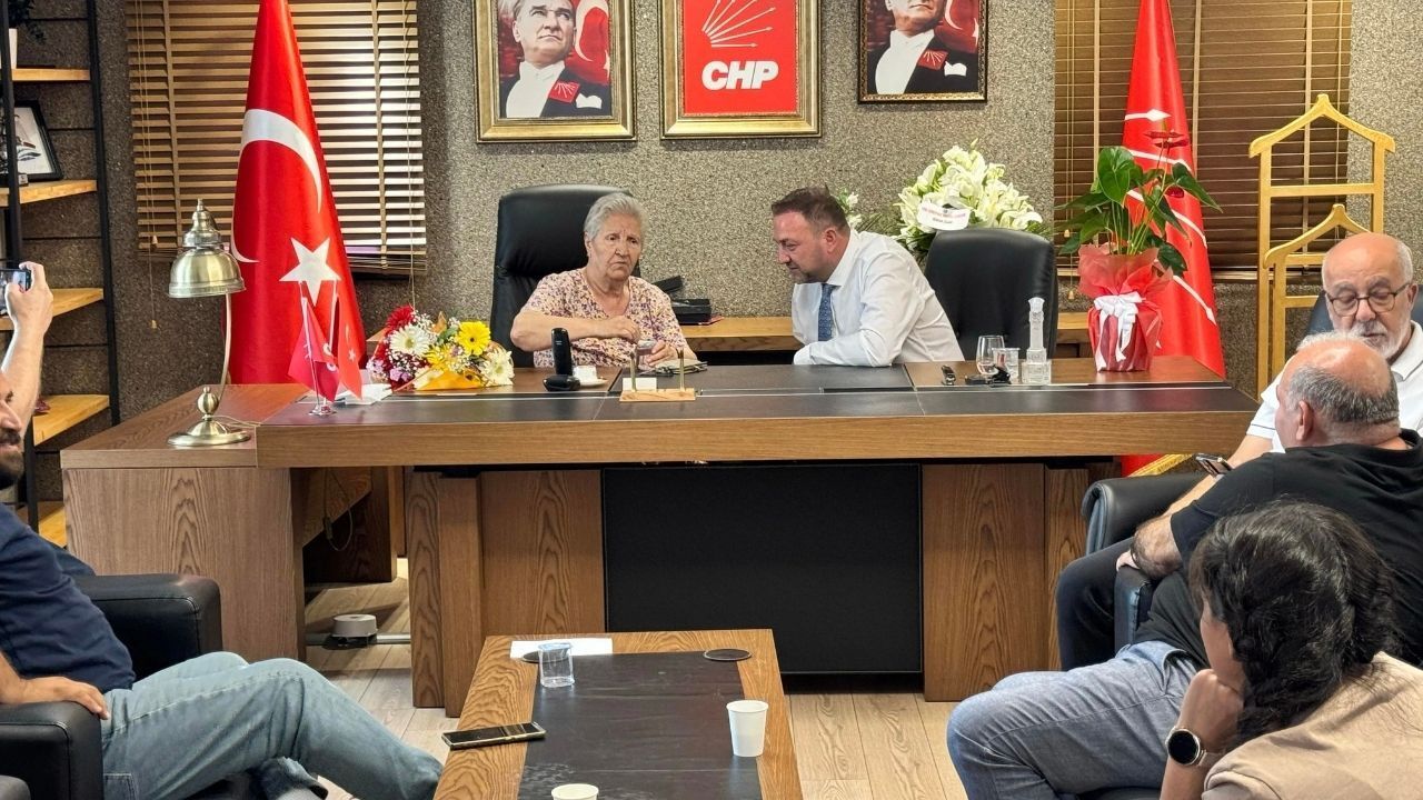 CHP İzmir İl Başkanlığında koltuk kavgalarına sert yanıt