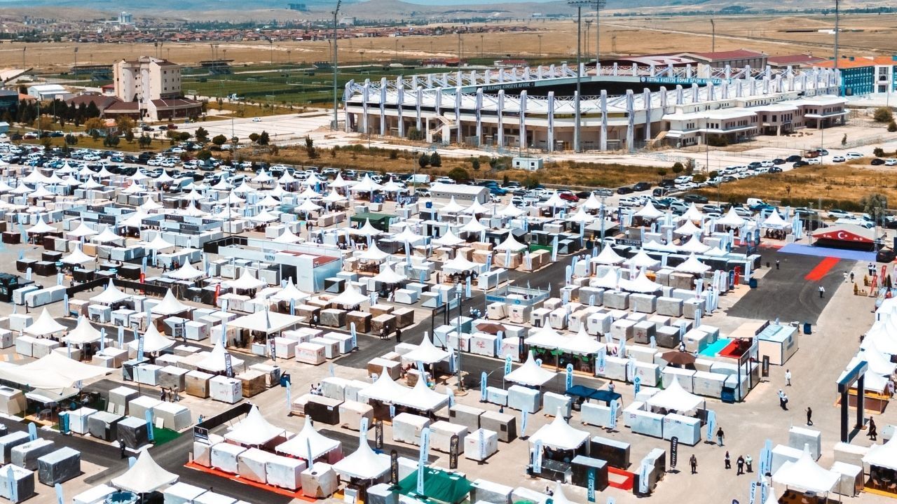 Milyar dolarlık doğal taş devleri Afyonkarahisar'da buluşuyor