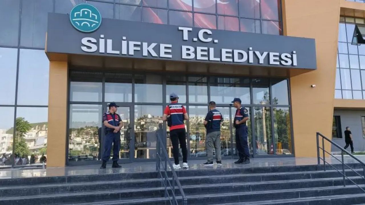 Mersin Silifke Belediyesi'ne jandarma operasyonu!