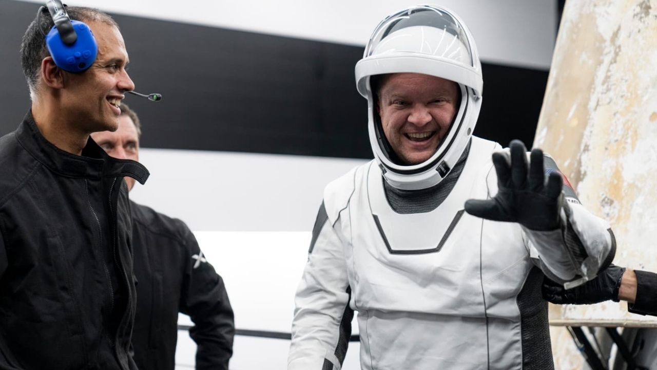 Spacex’ın ilk astronotlarından Chrıs Sembroskı İzmır’de uzay meraklılarıyla buluşuyor