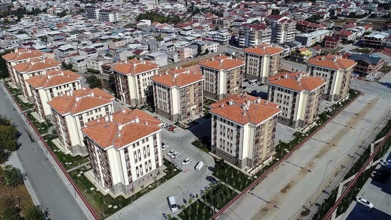 Emeklilere faizsiz ev: Sıfır faizli TOKİ konutları için kanun teklifi verildi! İşte detaylar..