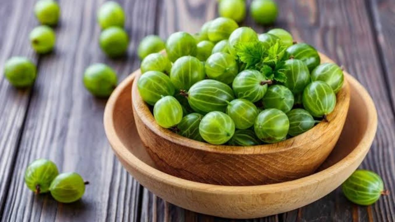 Manavda çoğu kişinin göz ardı ettiği o küçük meyve: Meğer portakalı bile gölgede bırakıyormuş!