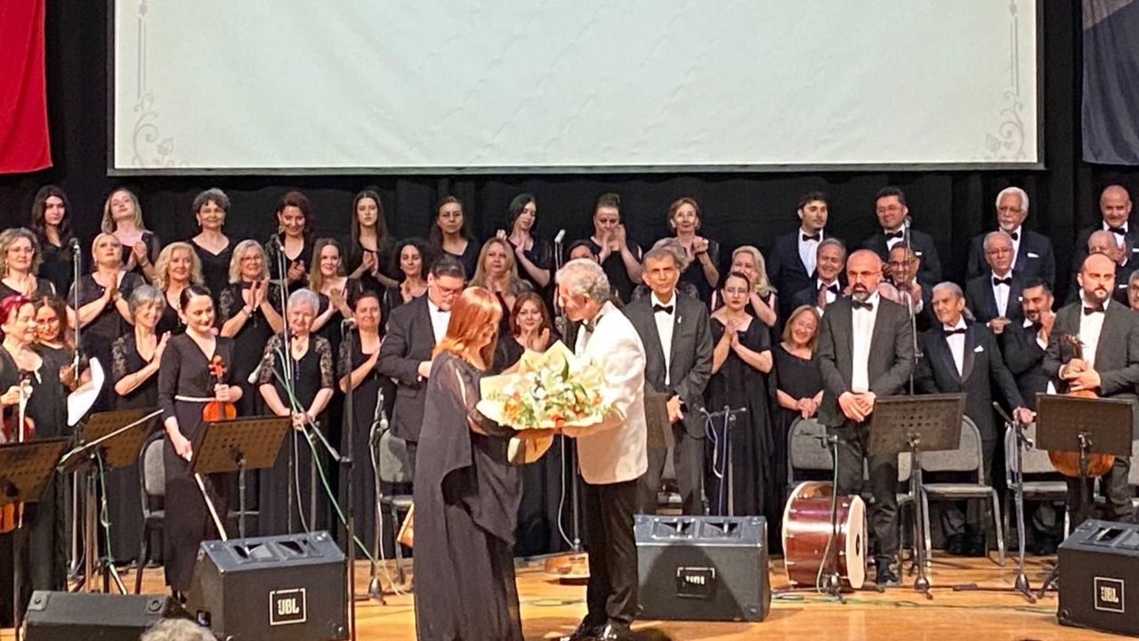 EÜ Klasik Türk Müziği Korosundan nostaljik sanat gecesi