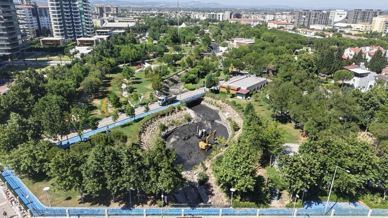 Safran Deresi temizleniyor, Atatürk Kent Parkı nefes alıyor