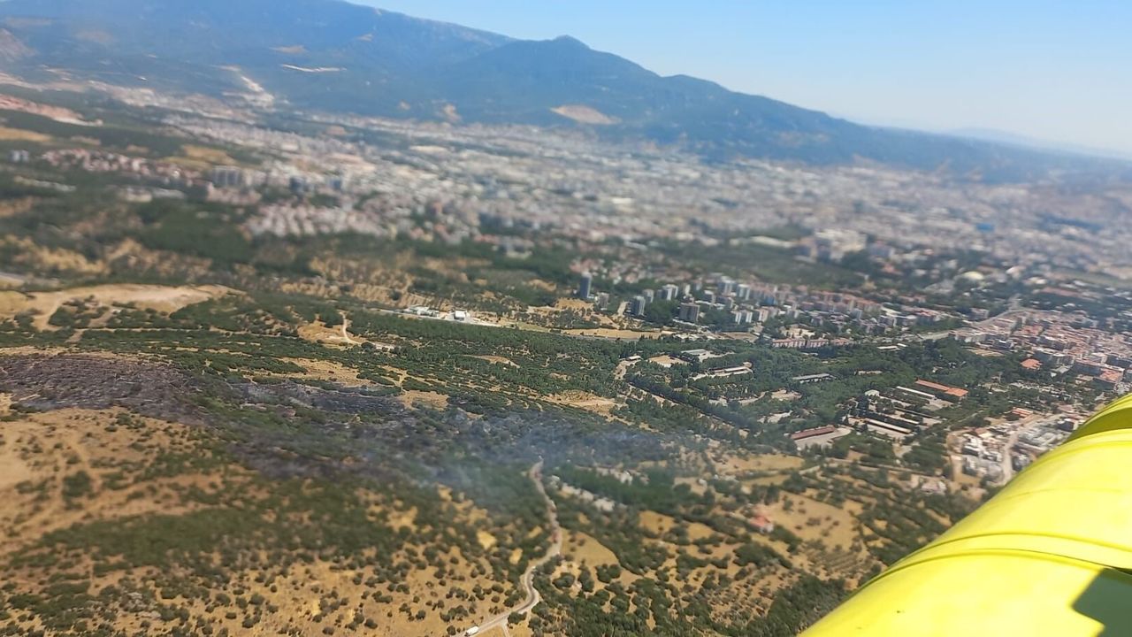 Bornova orman yangını havadan ve karadan müdahaleyle kontrol altında