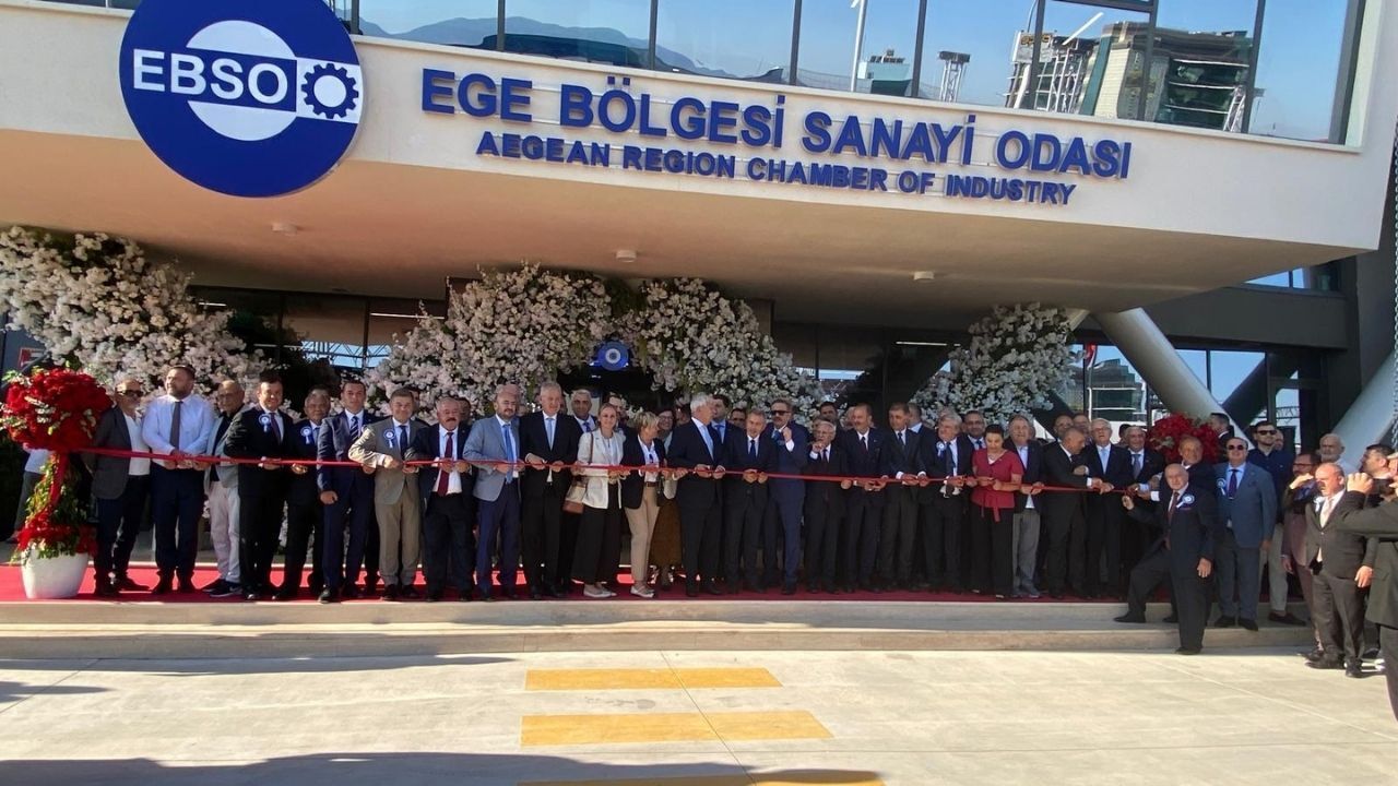 İzmir’de Patronlar buluşması: EBSO Hizmet Binası açıldı
