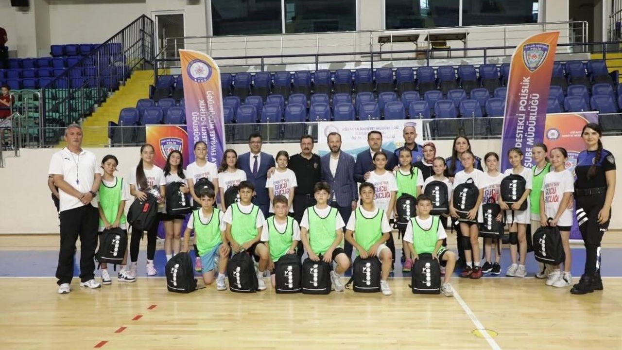 Kütahya'da gençlerin geleceğine yön veren anlamlı spor desteği