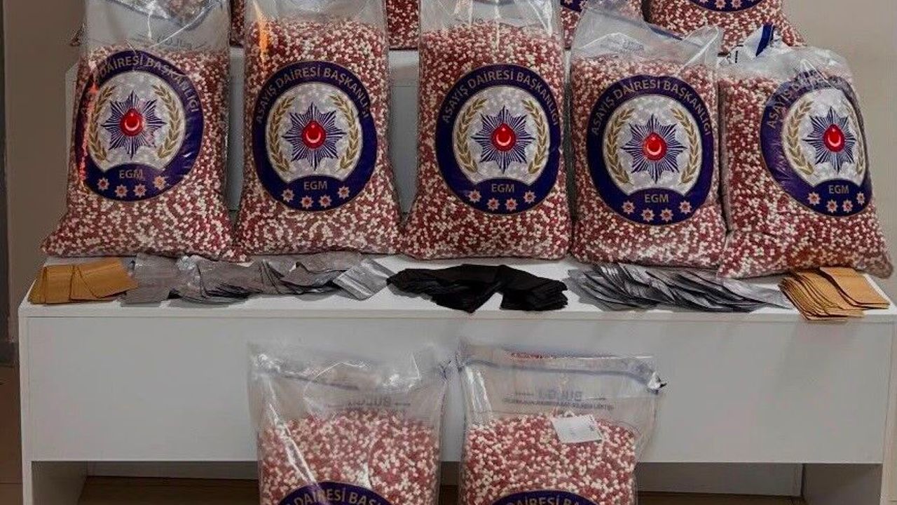 İzmirde Taksi ve eve dev uyuşturucu baskını