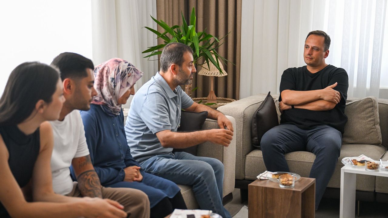 Yüreklerdeki yangın bitmiyor, kahramanlar unutulmuyor