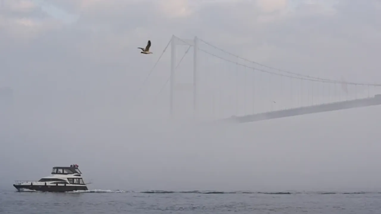İstanbul'da ulaşım felç! Boğaz kapatıldı, hangi vapur seferleri iptal edildi?
