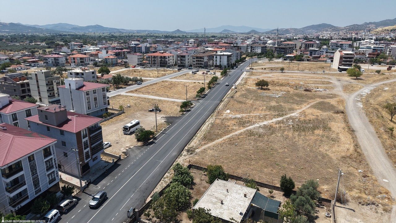 Bergama’da yollar yenileniyor, ulaşım daha güvenli hale geliyor