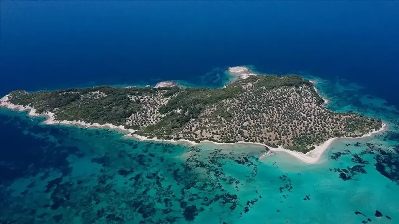 Ege'nin Maldivleri'nde sır perdesi aralandı: Kalem Adası'nı kim satın aldı? Süleymancıların mı?