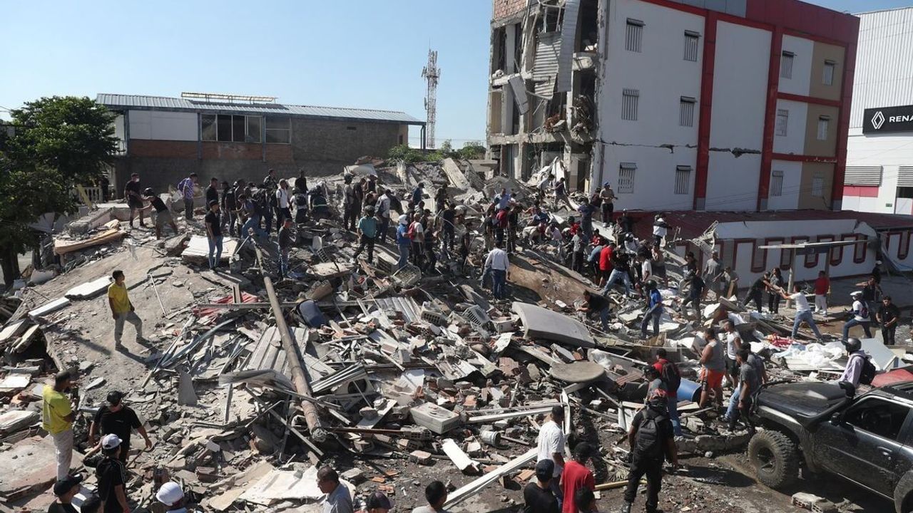 Kolombiya'yı yıkan 7,4'lük deprem! Bilanço ağırlaşıyor: Ölü sayısı kaça çıktı?