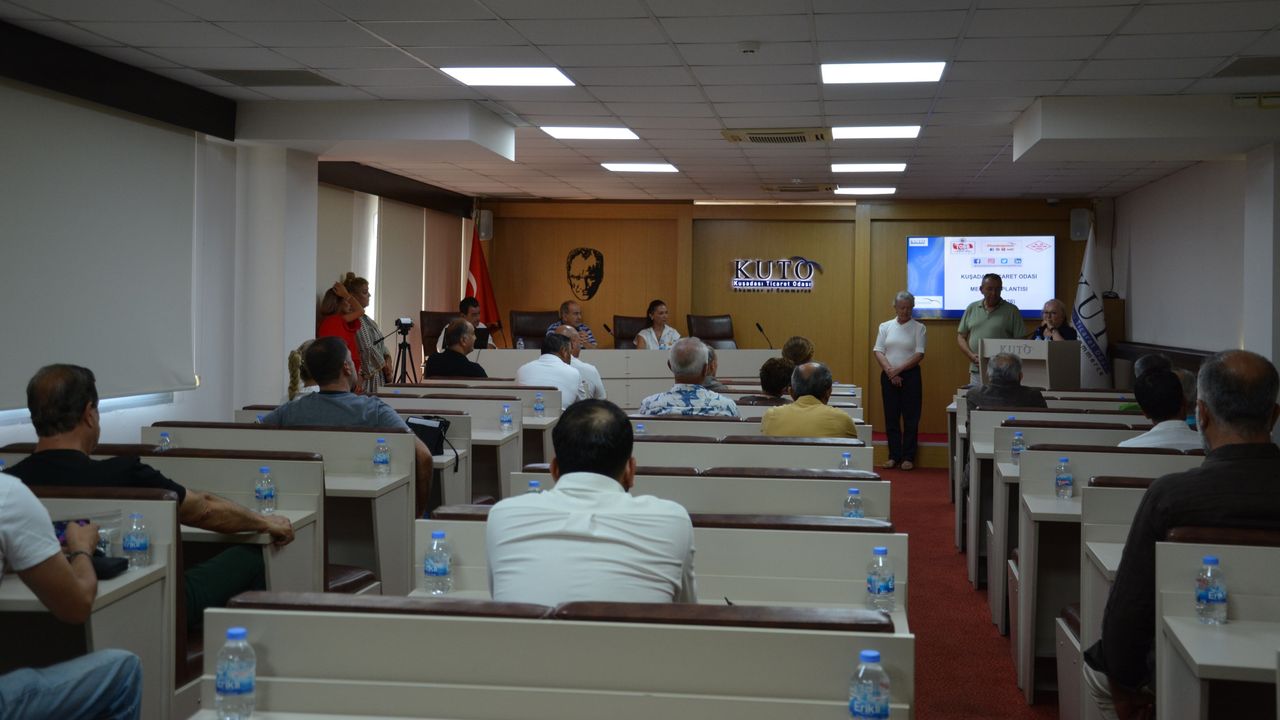 Kuşadası'nın ödüllü kadın üreticilerine anlamlı plaket