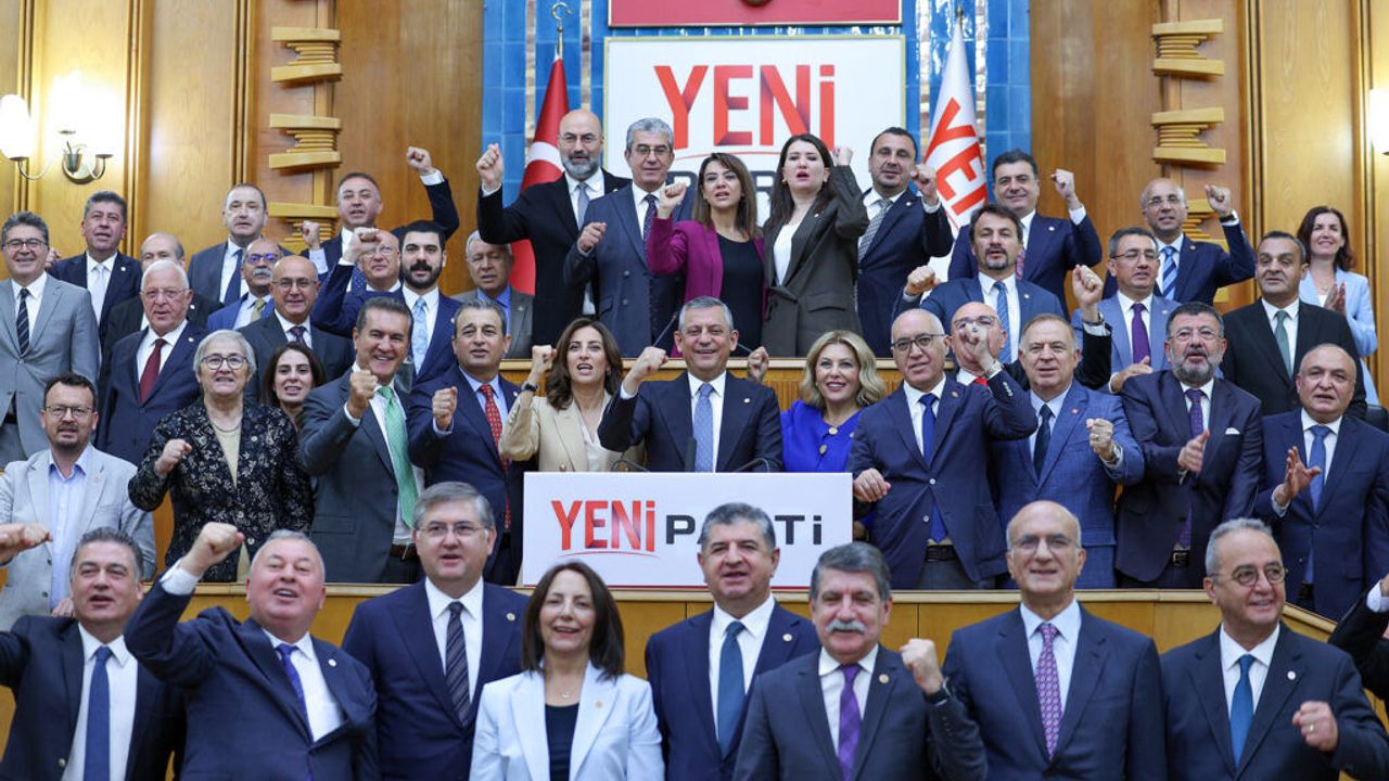 YENİ Parti'den siyasette deprem etkisi! 8 günde toplanan rakam dudak uçuklattı...