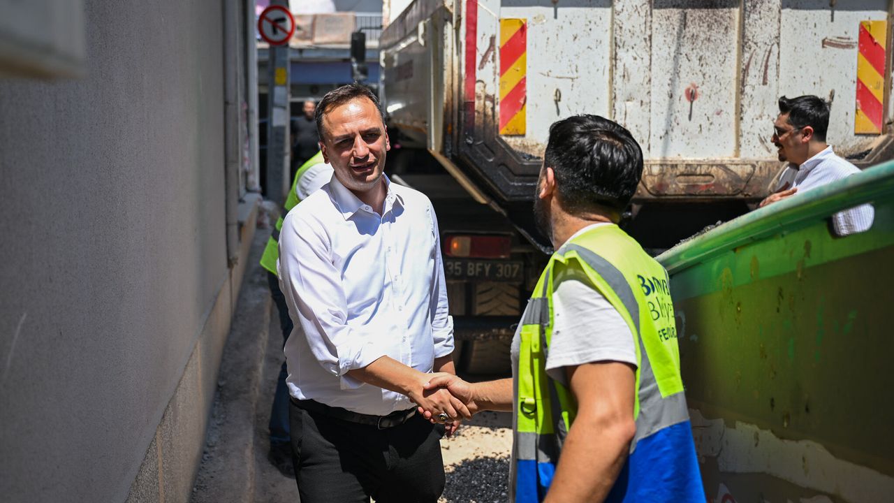 Bornova'da asfalt atağı! Başkan Eşki sözünü tutuyor