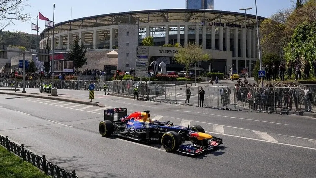 Formula 1 Türkiye hangi tarihte? Formula 1 Türkiye bilet fiyatları ne kadar? 2027 İstanbul Park F1 biletleri detayları..