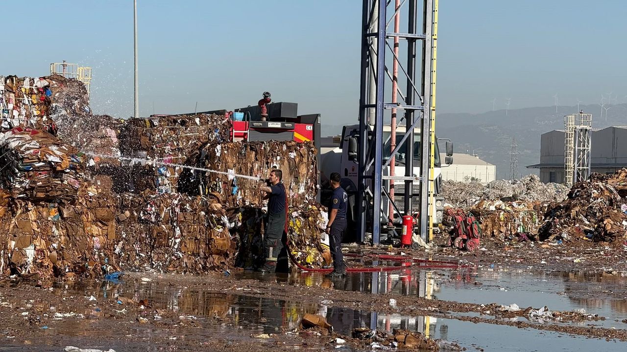 Söke Kipaş Kağıt Fabrikasında korkutan yangın kontrol altında