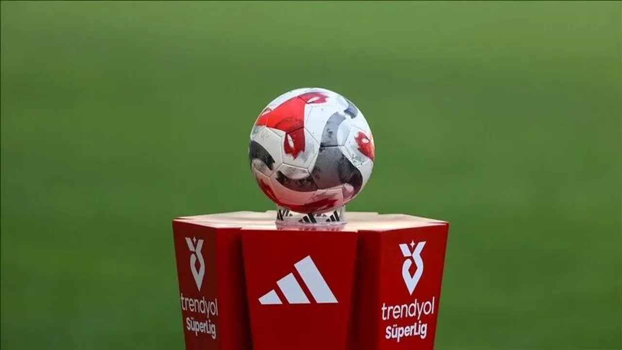 Süper Lig'de nefes kesen Cumartesi: Bugün hangi devler sahaya çıkıyor? (10 Ekim maç programı)