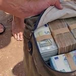 Yüzerken 700 bin euro buldular