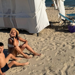 Hülya Avşar yine doğal yine fit! Tatil pozları gündem oldu