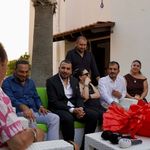 Manevi kızına beşi bir yerde taktı