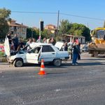 Manisa'da ışıklı kavşakta kaza: Otomobil ile motosiklet çarpıştı