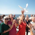 Barış güvercinleri Konak'tan havalandı!