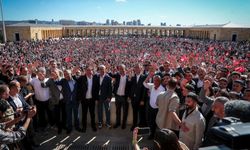 Özel, Kılıçdaroğlu'nun konuşmasına Anıtkabir yolunda cevap verdi!