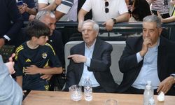 Başkan adayı Aziz Yıldırım, taraftarlarla bir arada