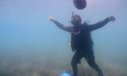 Muğla'da su altında zeybek oynadılar