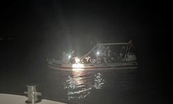 İzmir Karaburun'da sürüklenen bottaki gçömenler kurtarıldı