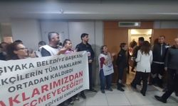 Karşıyaka’da TİS krizi: Yıldız Ünsal protestolar eşliğinde salona girdi