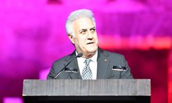 Antalya Tiyatro Festivali’nde gergin açılış: Karadağlı sahnede yuhalandı