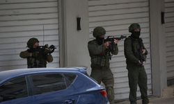 İsrail ordusu Batı Şeria’nın Nablus kentine düzenlediği baskında 3 Filistinliyi gözaltına aldı