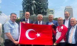 Hatay’a uzanan vefa yolculuğunda Türk bayrağı MHP'li Şahin’den emanet: İnşallah Türkiye'ye örnek olur!