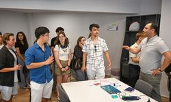 Geleceğin üniversitelileri Gençlik Merkezi’nde Başkan Eşki buluştu