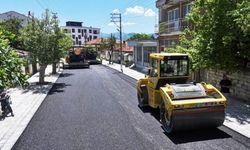 Denizli Büyükşehir Belediyesi Tavas'ta asfalt serimine başladı