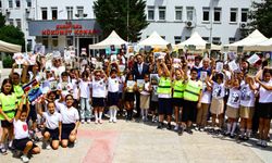 İzmirli öğrenciler geleceğin yazarı olma yolunda ilk adımı attı