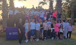 Menderesli kadınlar Gümüldür sahilinde zumba ile form tutuyor