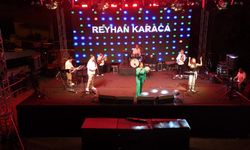 Honaz Kiraz Festivali’nde Reyhan Karaca Rüzgarı