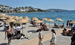 Yaz sıcaklıkları başladı: Bodrum'da sahiller doldu taştı