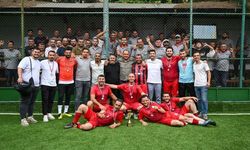Bornova'da şampiyonluk kupasını o müdürlük kaldırdı!