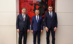 Çağatay Güç: Özgür Özel istifaları saygıyla karşıladı